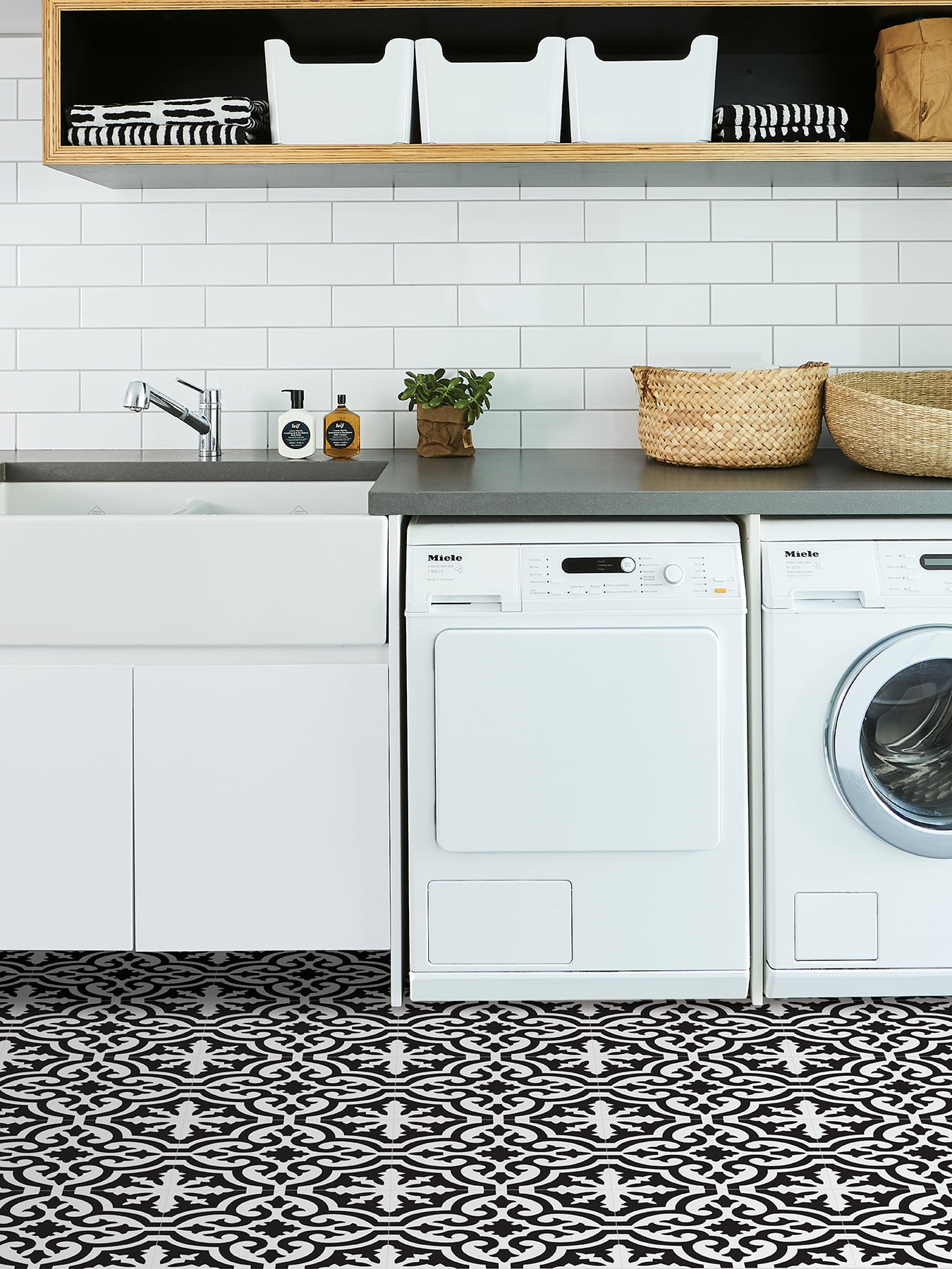 FloorPops! Parma Black 12-in x 12-in Peel & Stick Vinyl Floor Tiles 10 Tiles/10 sq.ft