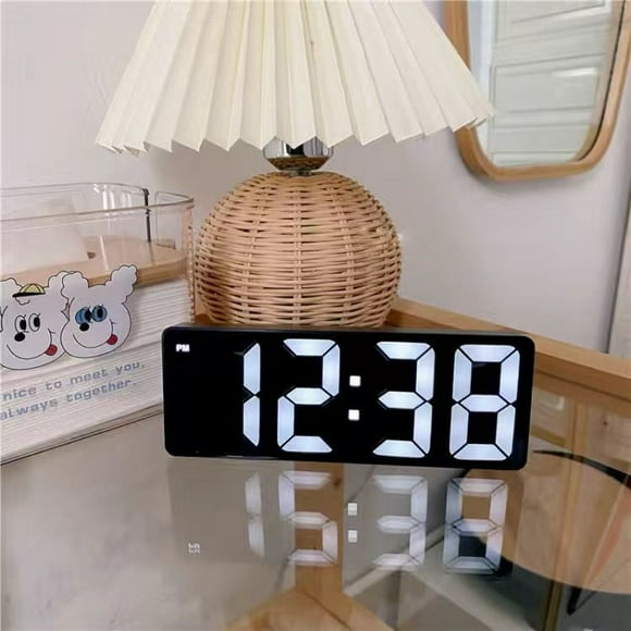 Digital alarm clock, night alarm with large LED display, silent alarm, USB/battery powered, with temperature, snooze, date, 3 adjustable brightness levels, remote control