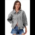 thumbnail image 1 of Camisa A Rayas con Botones, 3/4, Hombros Caídos, Corte Holgado, Dobladillo con Volantes, para Mujer Negro M, 1 of 6
