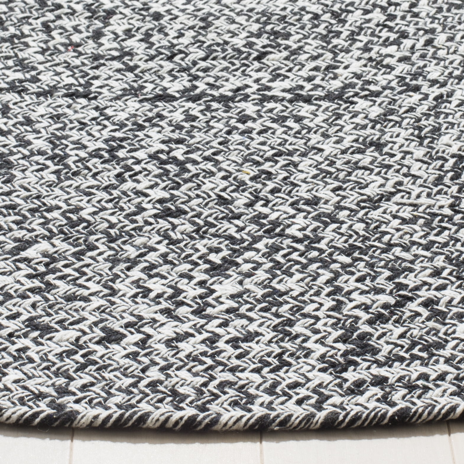 SAFAVIEH Braided Harmon Geometric Cotton Reversible Area Rug, Ivory/Black, 3' x 3' Round - Coastal Design, Ivory & Black, Cotton, Hand Woven Pattern, Ideal for Entryway, Kitchen, Living Room, Office