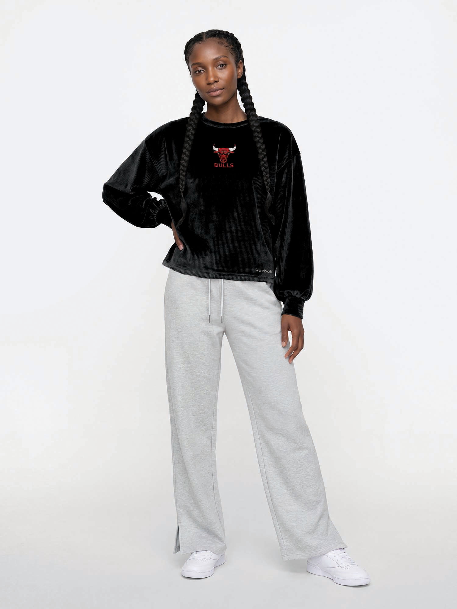 Chicago Bulls Reebok Womens Crew Neck Pullover with Balloon Sleeves