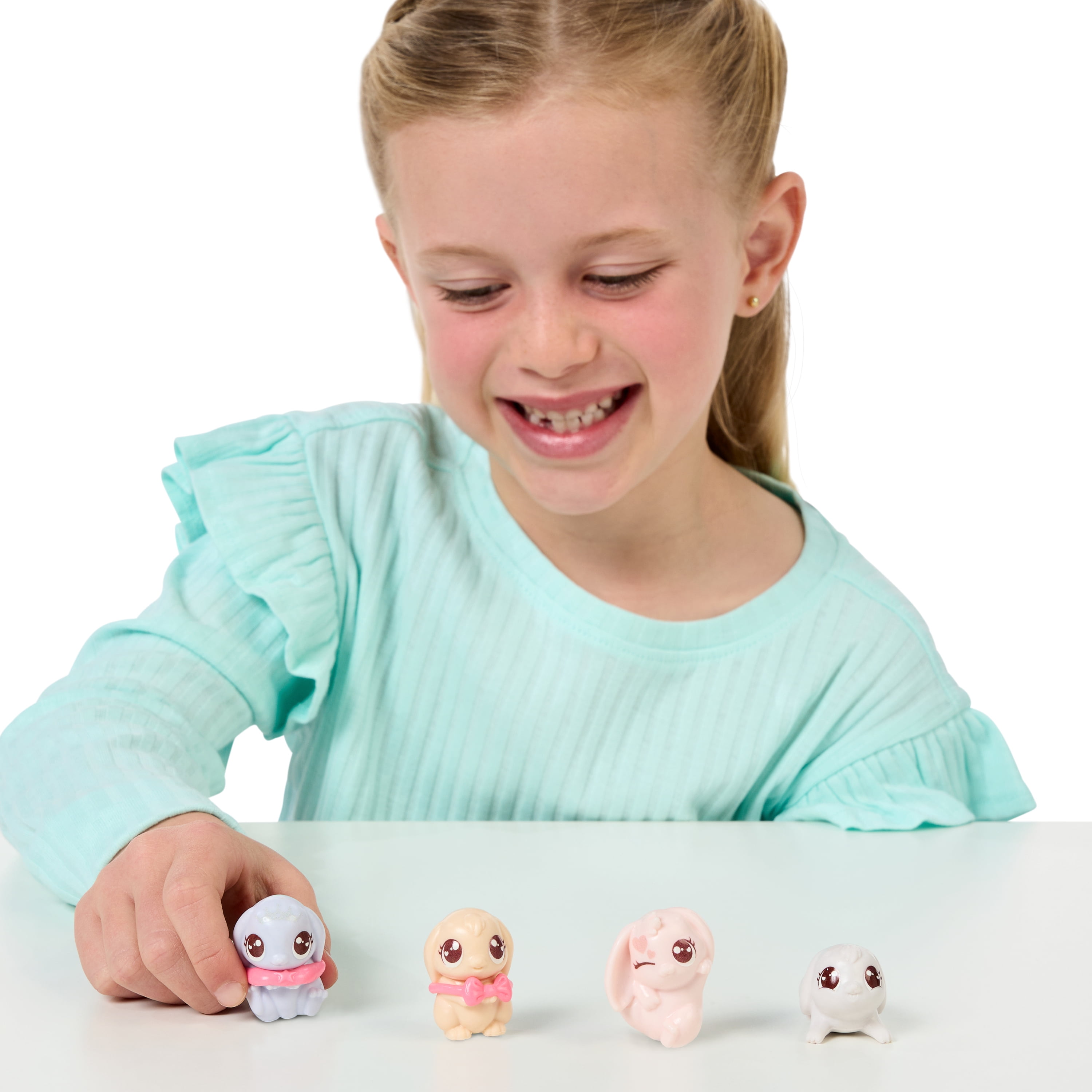 Little Live Pets - Mama Surprise Minis. Feed and Nurture a Lil' Bunny Inside Their Hutch, Ages 5+