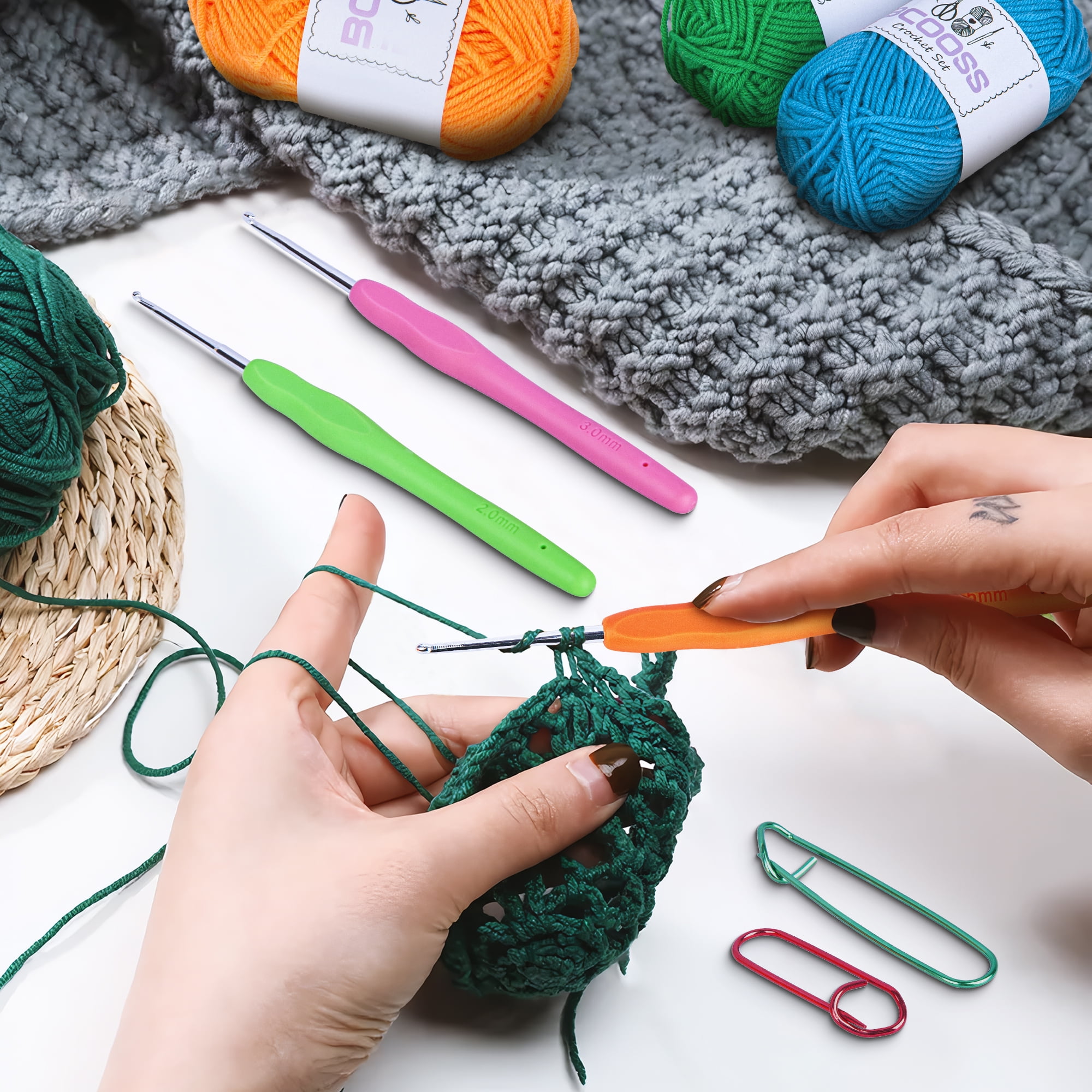BCOOSS 113PCS Crochet Kit for Beginners Adults Crochet Hook Set with Crochet Yarn，Needles, Accessories