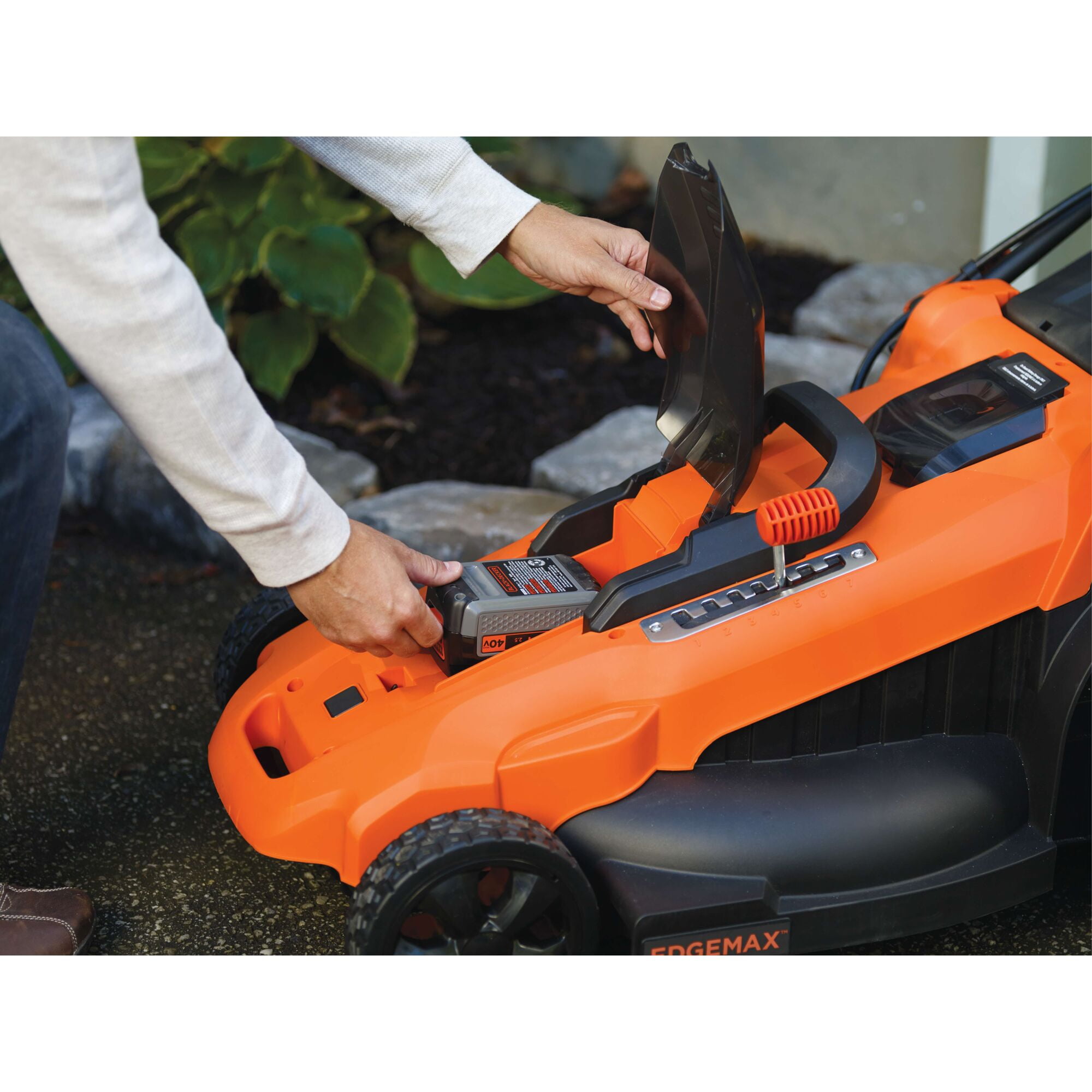 BLACK+DECKER CM2043C 40V MAX* Lithium Ion Cordless 20 in. Lawn Mower with Battery & Charger Included