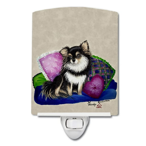 Caroline'S Treasures Mh1012Cnl Chihuahua En Su Sofá Luz Nocturna De Cerámica Compacta Con Certificación Ul, Ideal Para Dormitorio, Baño, Guardería, Pasillo, Cocina, 6 X 4 X 3, Multicolor