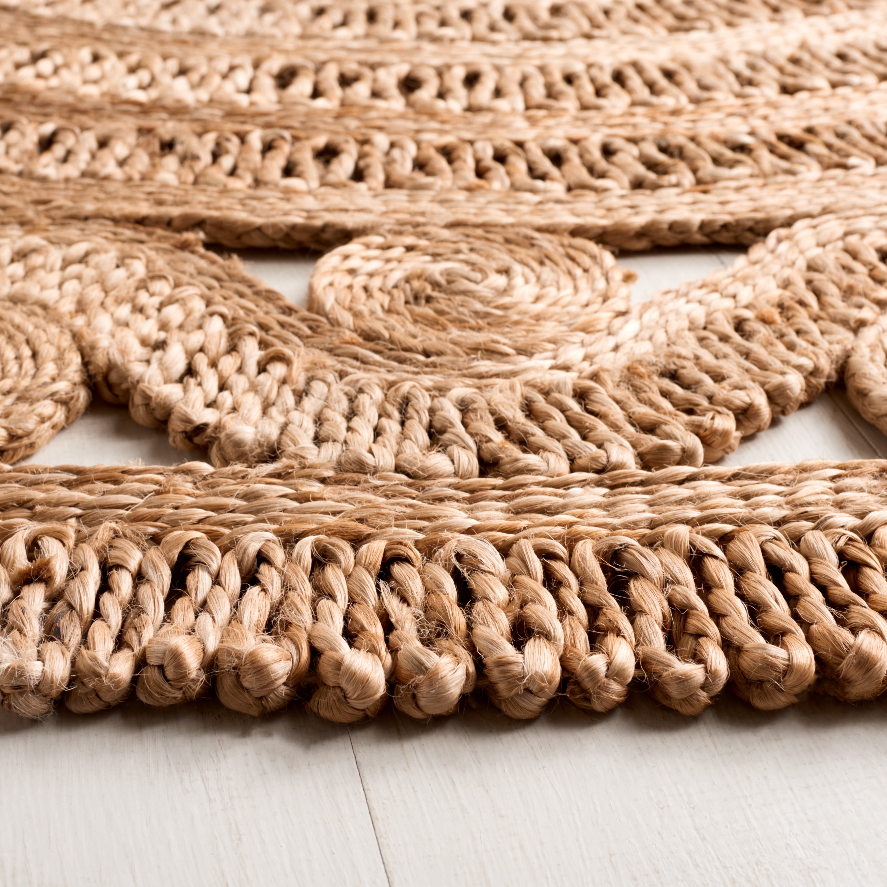 SAFAVIEH Natural Fiber Korrine Geometric Area Rug, Natural, 6' x 6' Round