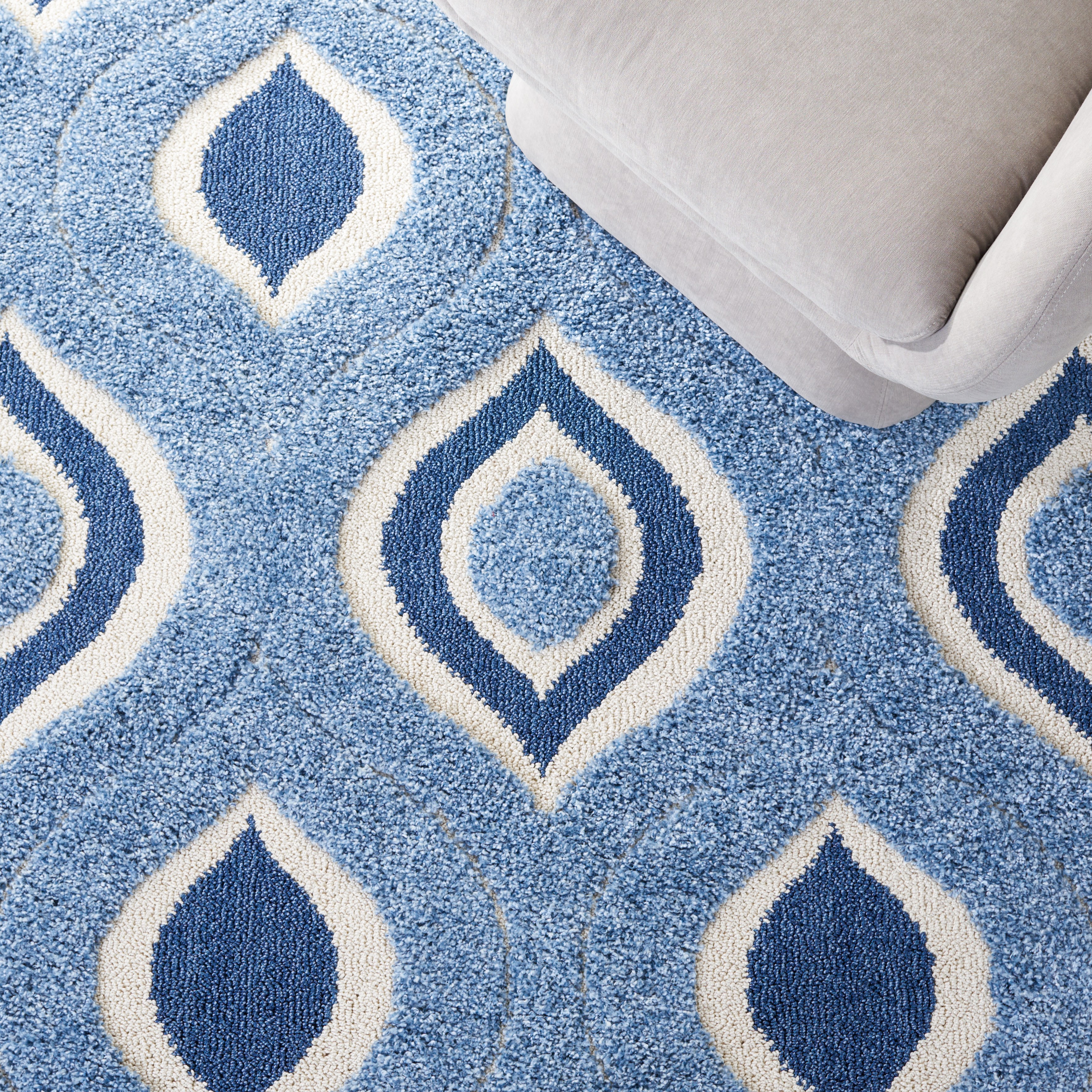 SAFAVIEH Florida Declan Geometric Swirls Shag Runner Rug, Blue/Ivory, 2'3" x 9'