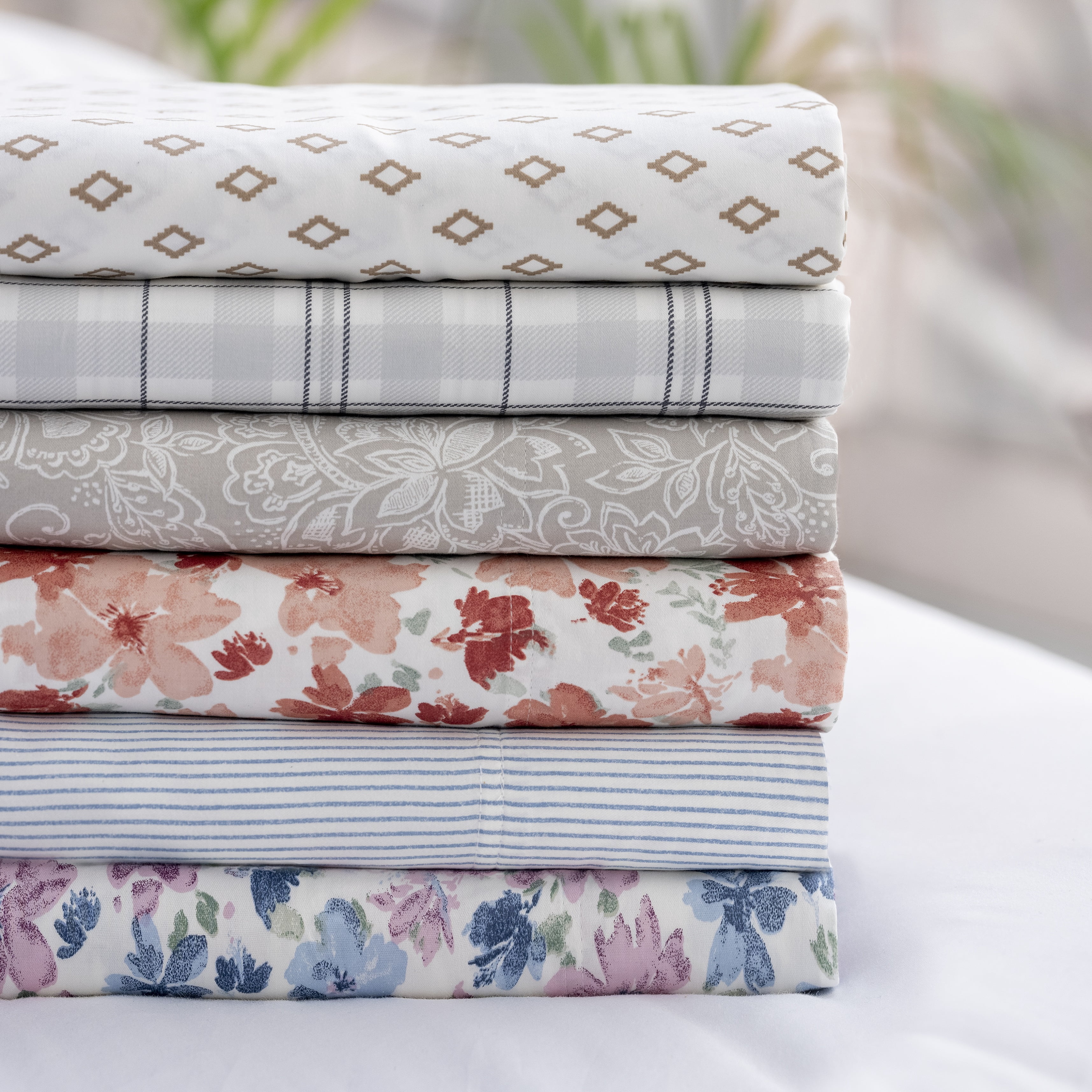 Better Homes & Gardens Signature Soft Cotton & Rayon Made from Bamboo Bed Sheet Set, King, Coral Floral