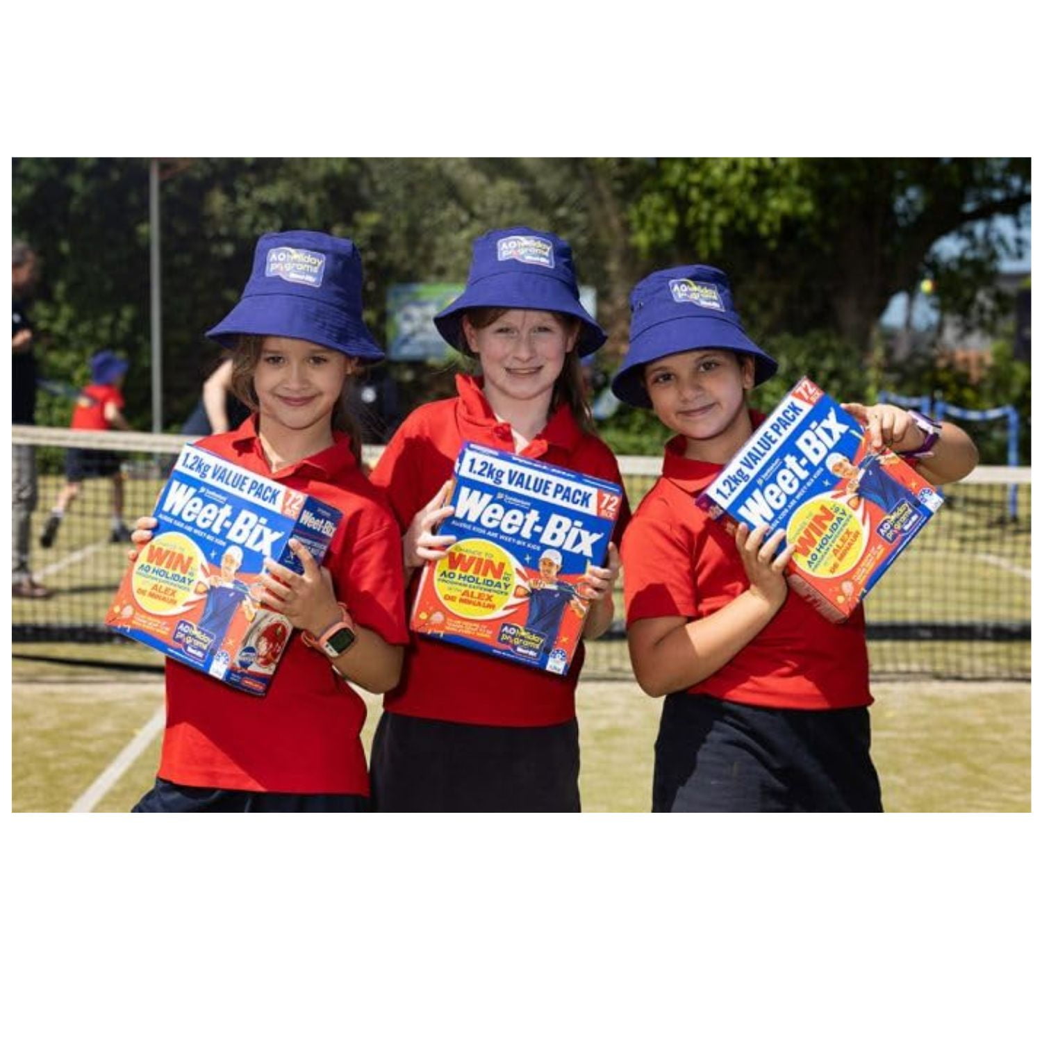 Sanitarium Weet-Bix (Value Pack of 4 x 1.2kg/72 BIX) Australia's Favourite Breakfast Cereal with Fantastic Texture and Delicious Taste, 97% Wholegrain wheat ... Goodness and Energy