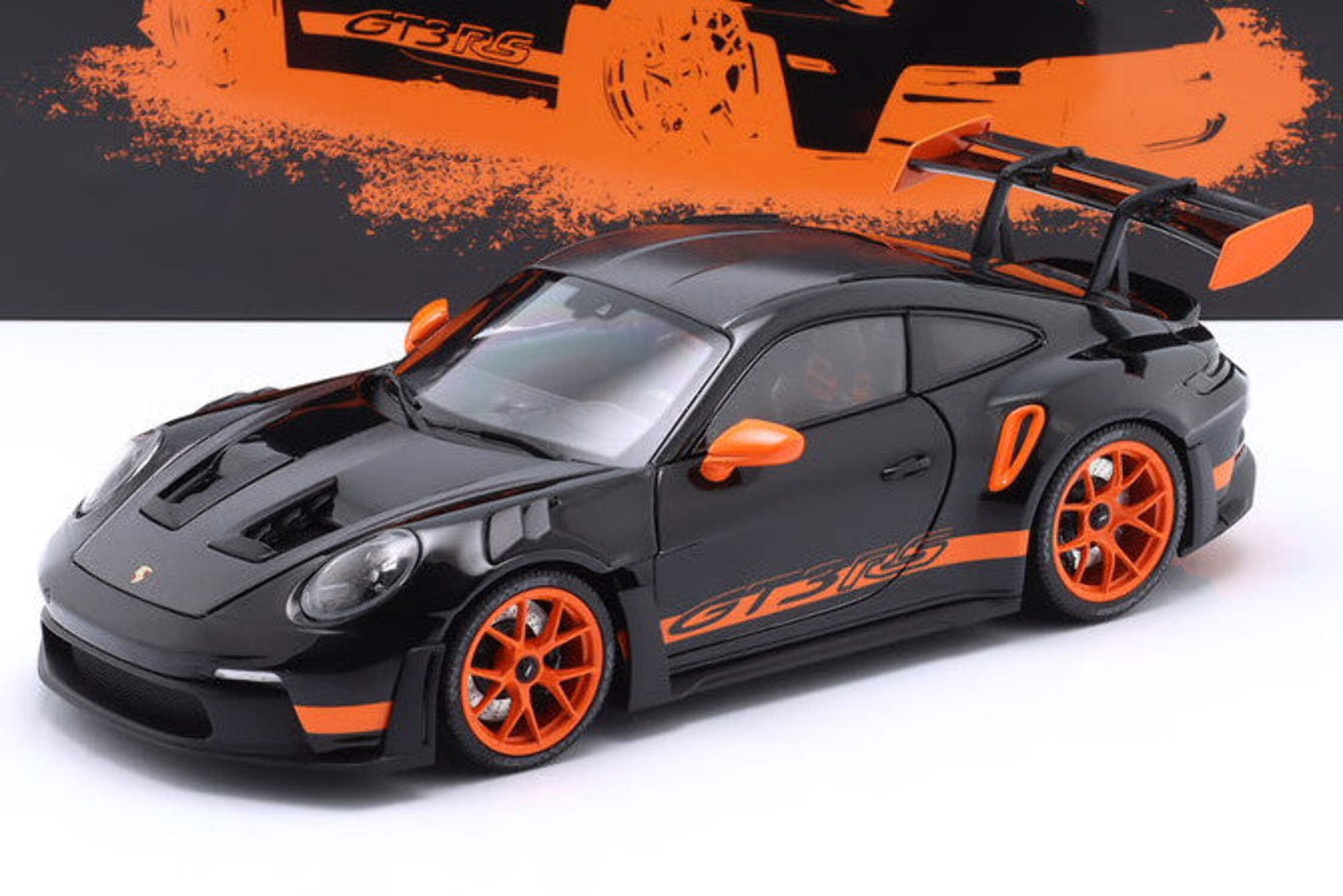 Minichamps 1:18 Porsche 911 (992) GT3 Touring 2022 guards
