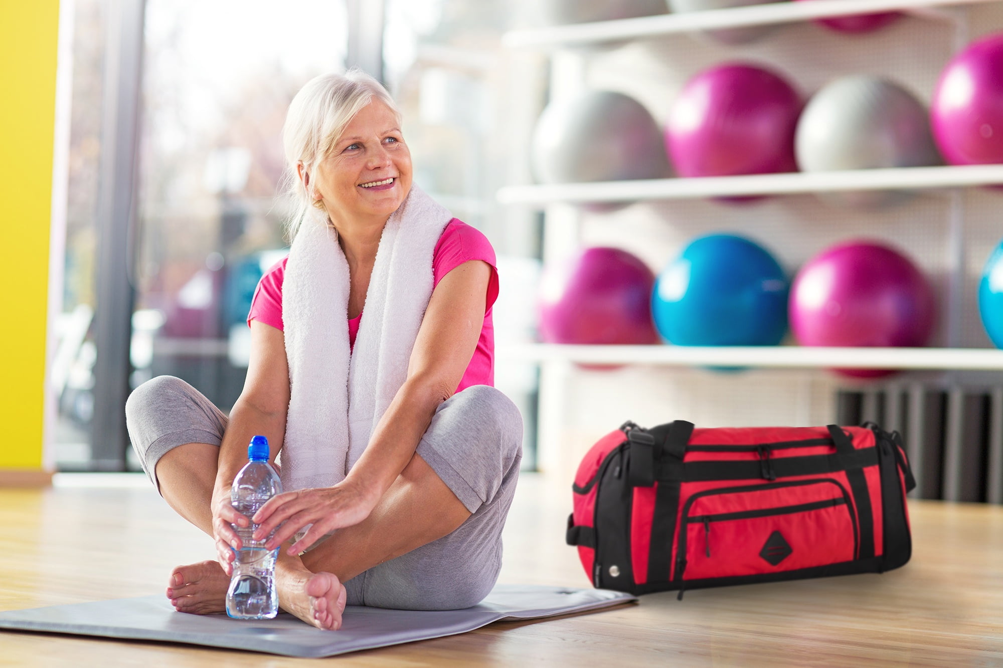 Summit Ridge 24"L Duffel Bag 42 Liter Capacity for Gym Clothes, Sports Equipment, Towels, Sneakers, Travel, Commute in Red