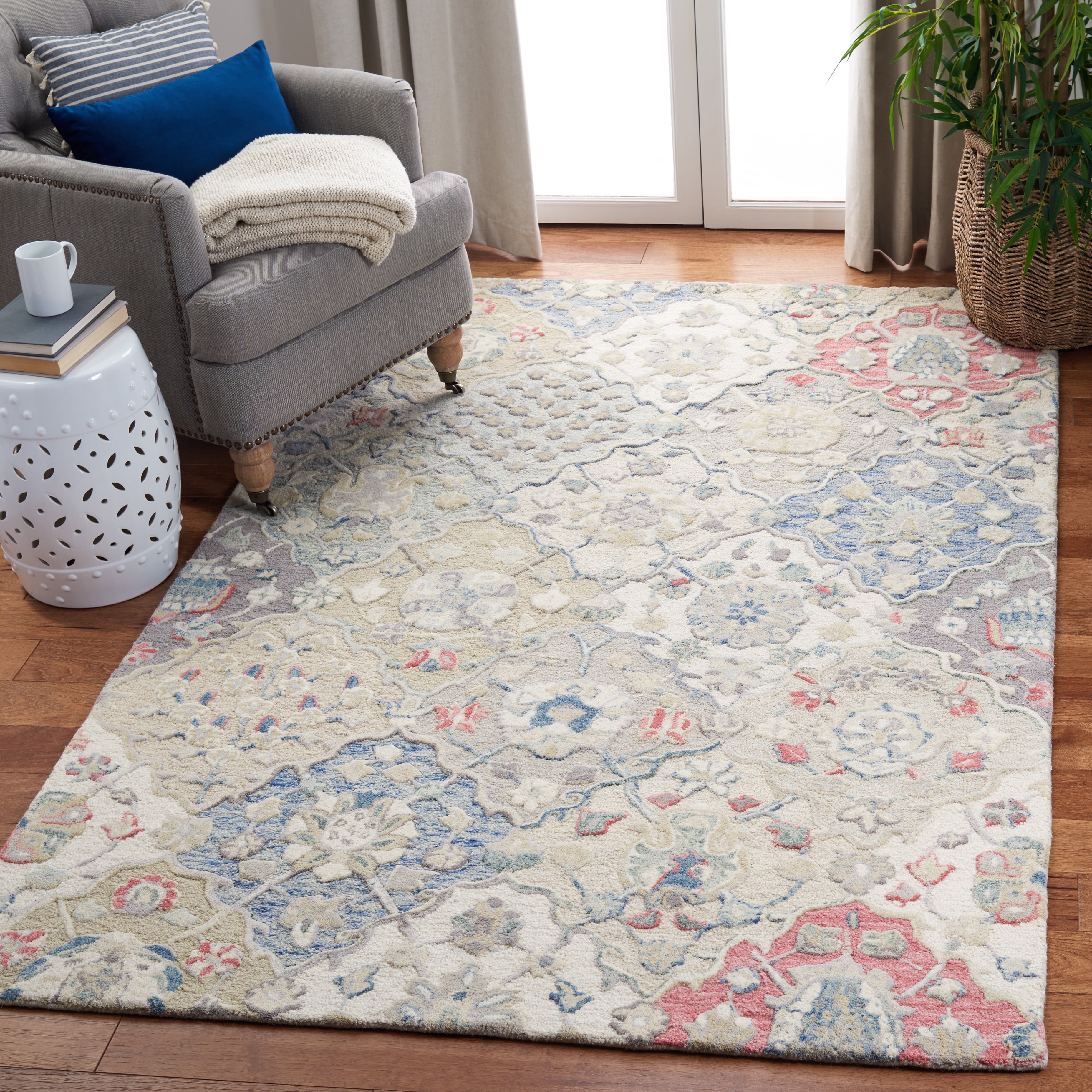 SAFAVIEH Glamour Charmaine Floral Wool Area Rug, Ivory/Red, 6' x 6' Square