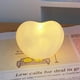 thumbnail image 4 of Luz de noche linda con forma de corazón Lámpara de noche suave con forma de corazón Luz de noche ideal para dormitorio, baño, pasillo, cocina blanca, 4 of 5