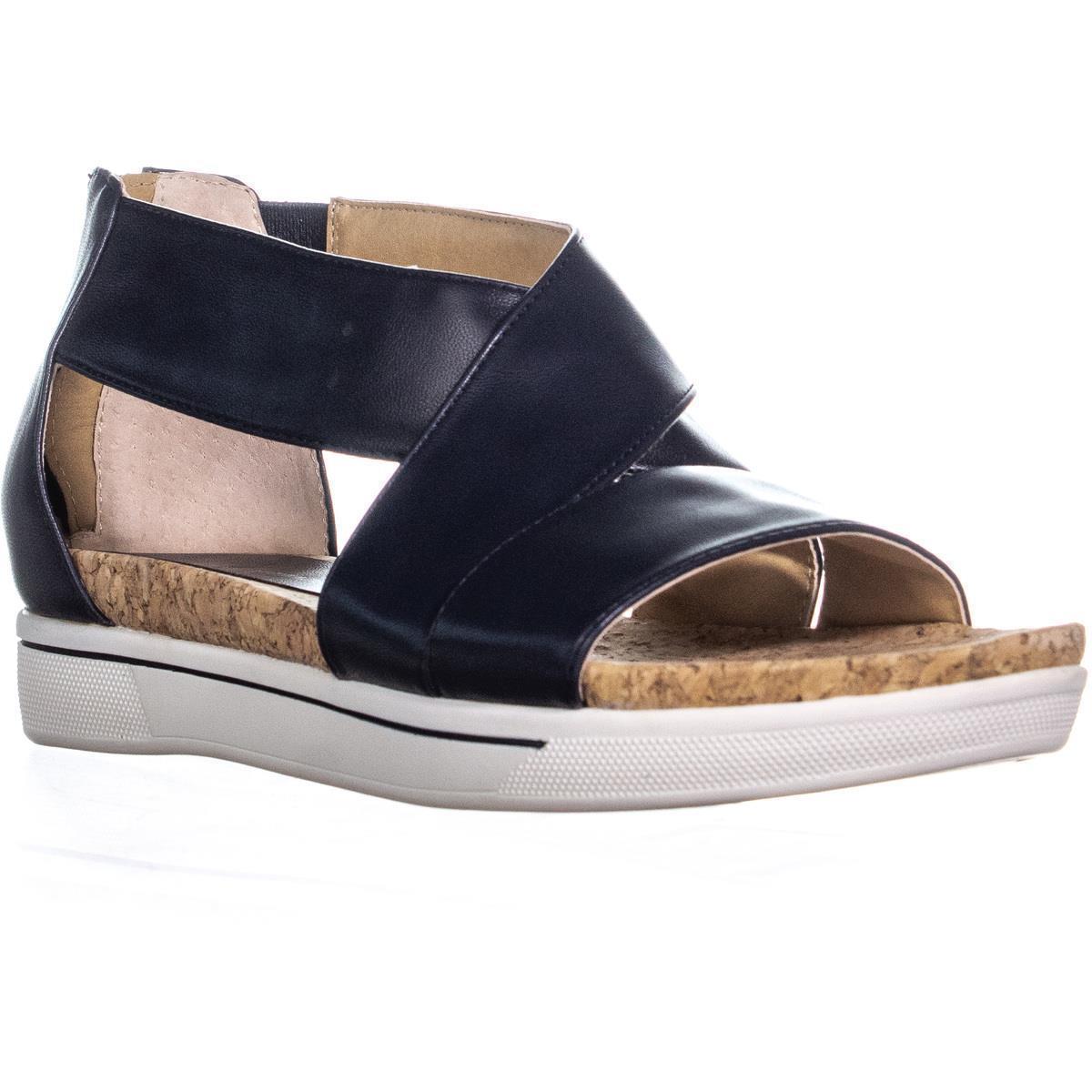 adrienne vittadini flat sandals