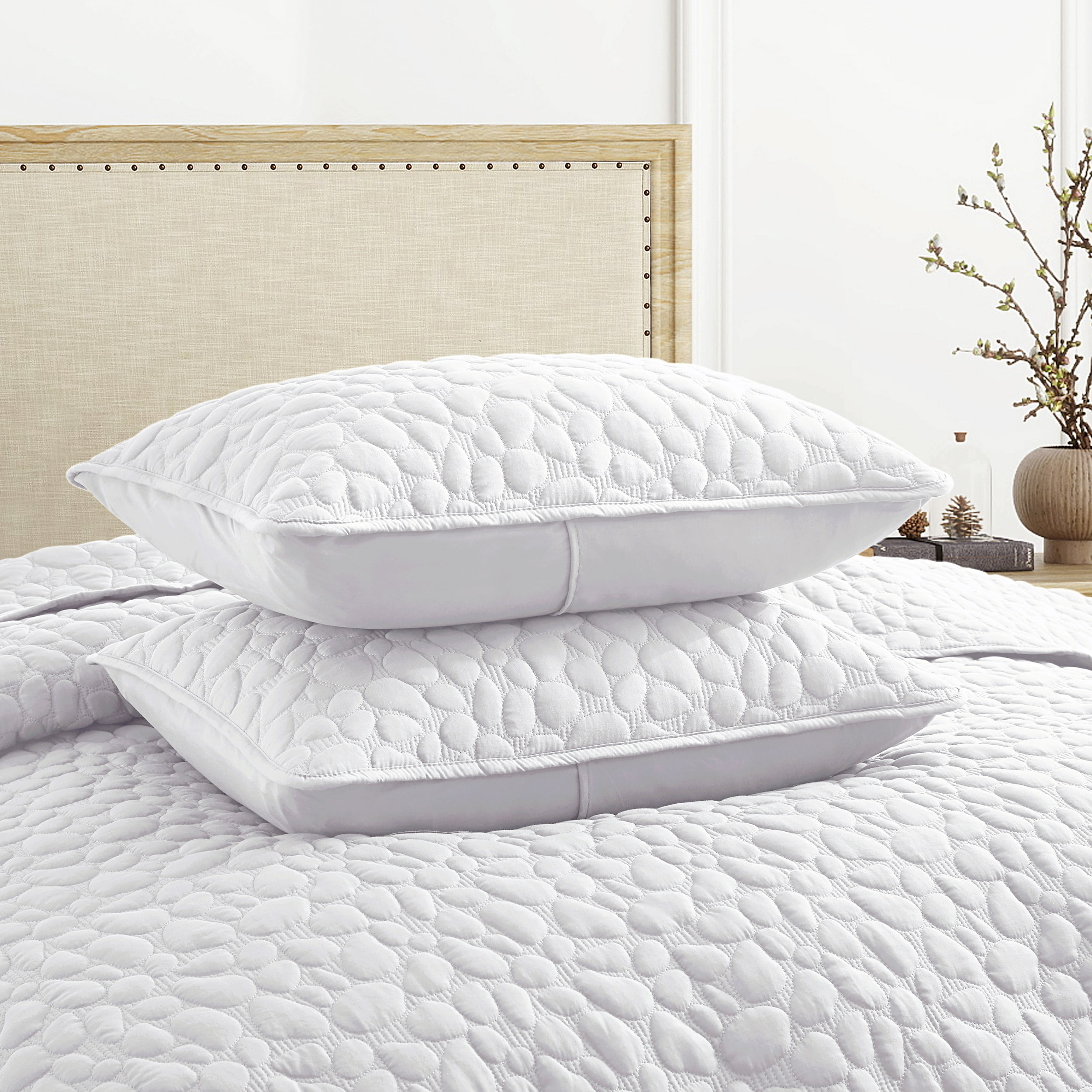 Bonlino Quilt Bedding Set King Size - Lightweight Quilt Set Summer Farmhouse White, Soft Bedding Bedspread Coverlet Modern Quilt with 2 Pillow Shams for Bedroom Home Bed All Season (Over King, White)