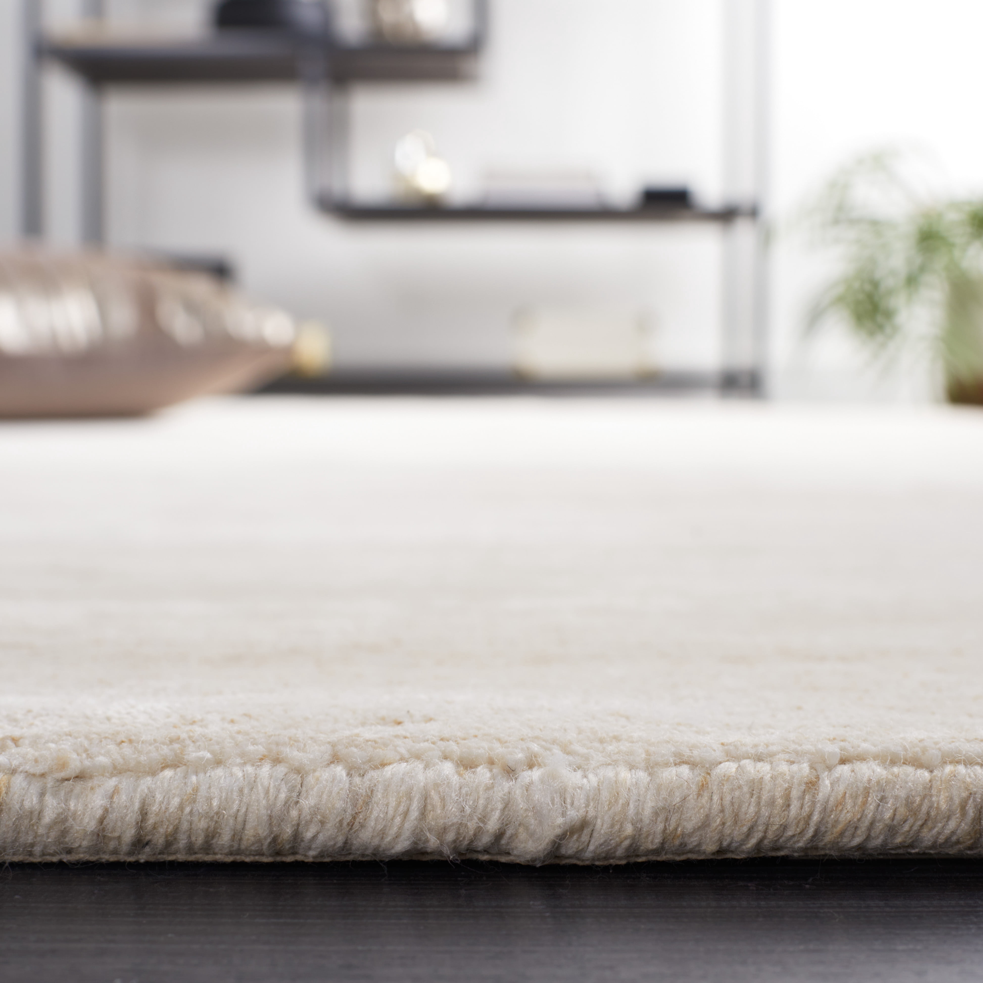 SAFAVIEH Mirage Branislav Solid Area Rug, Beige, 6' x 6' Square