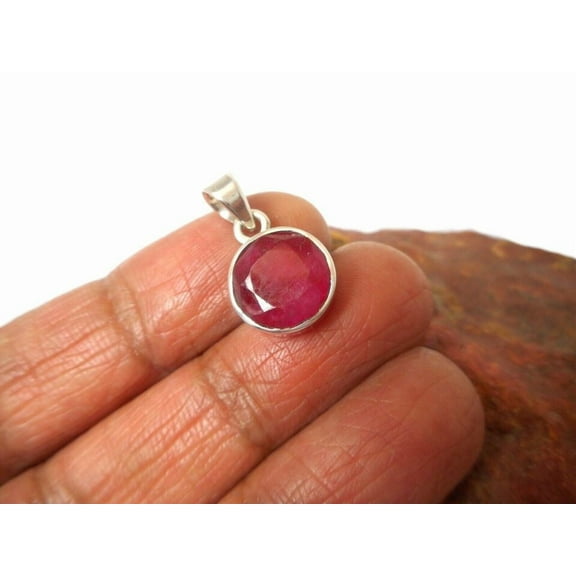 Indian Ruby Gemstone Pendant 925 Sterling Silver Handmade Peandant Jewelry