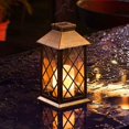 thumbnail image 3 of Linterna solar colgante para jardín – LED parpadeante sin llama – Linterna de misión para mesa, exterior, fiesta, etc., 3 of 5