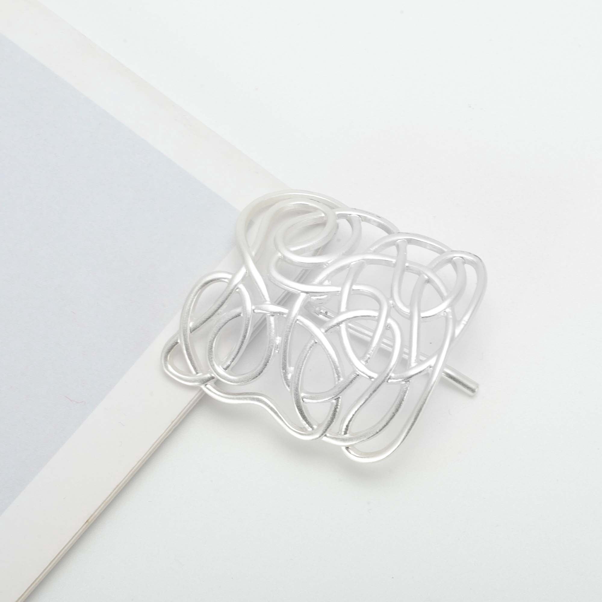 Unique Bargains Stylish Rectangular Lines Ponytail Buckle Hair Clip 1 Pc Silver Tone White