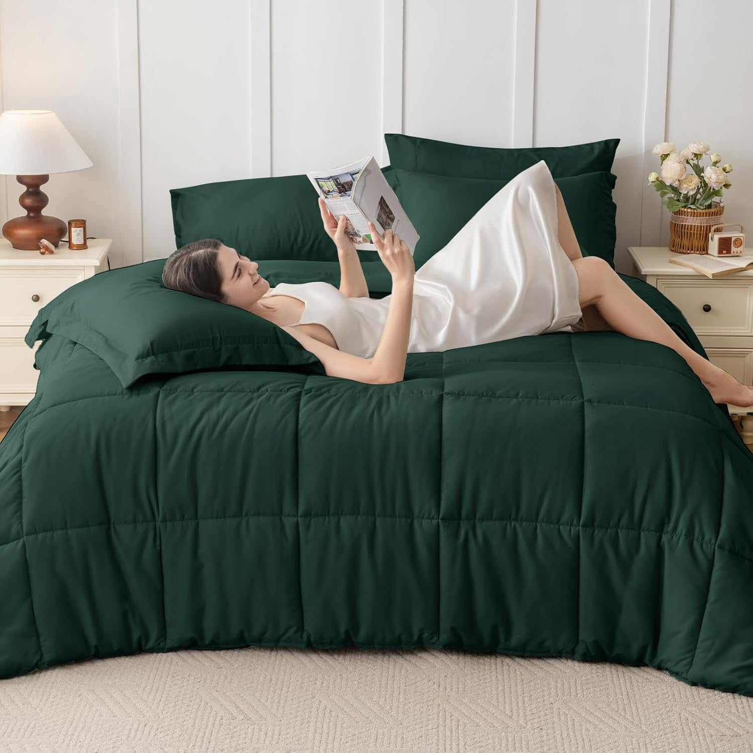 Cooling Comforter Twin Size, Down Alternative Duvet Insert with Corner Tabs, All Season Soft Quilted Bed Comforter, Lightweight Bedding for Women & Men, Dark Green