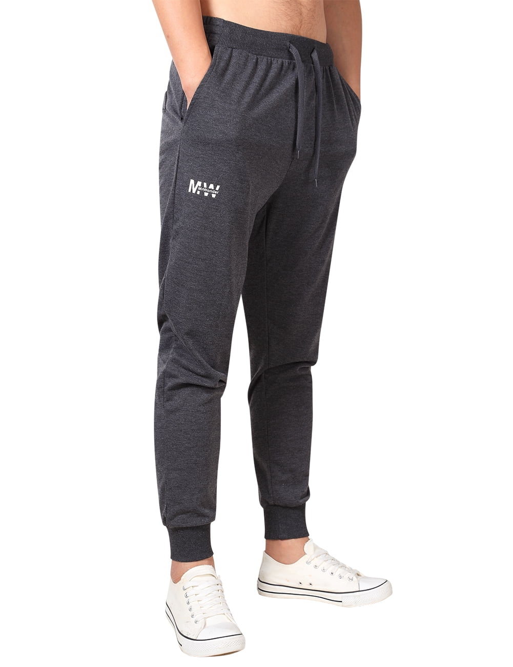 sports trousers with pockets