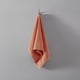 thumbnail image 4 of Toallas de Baño Tommy Bahama Suaves de Algodón en Naranja, Juego de 6 Piezas, 4 of 8
