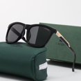 thumbnail image 1 of 2023 Nuevas Gafas De Sol De Moda Vintage Para Mujeres Y Hombres Calle Cuadradas UV400 Gao Jiahui unisex, 1 of 1