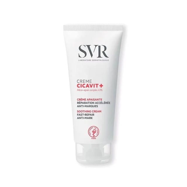crema calmante cicavit + creme 100 ml svr Tubo frontal centrado de Crema Cicavit+ 100 ml SVR, envase blanco con texto rojo y negro que indica crema calmante y reparación rápida, tapa transparente en la base; fondo blanco. Producto para piel irritada; también suele usarse como crema reparadora localizada tras procedimientos estéticos.