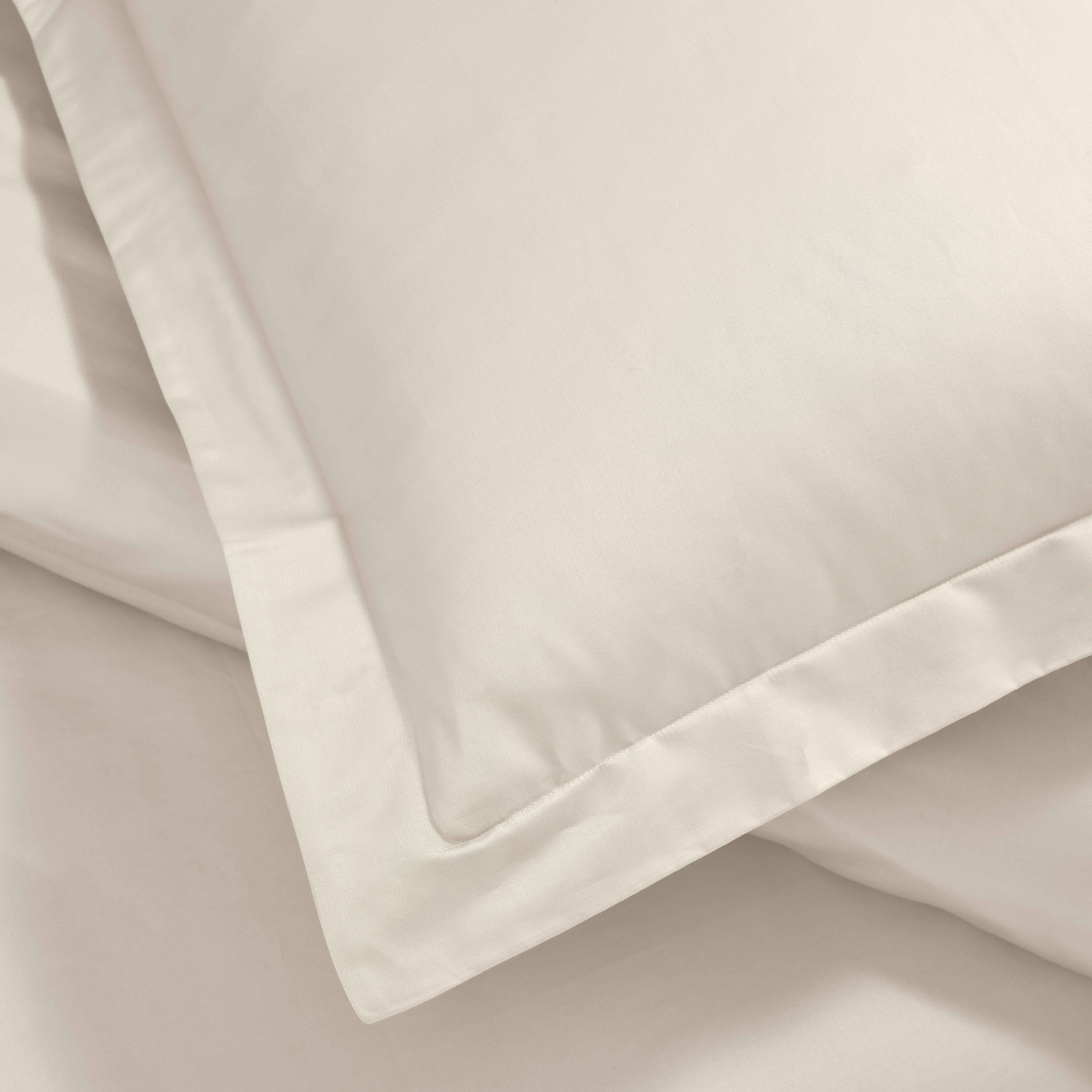 Superior Egyptian Cotton Duvet Cover Set, Full/ Queen, Ivory
