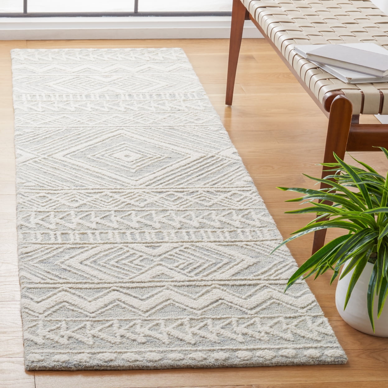 SAFAVIEH Metro Padraic Medallion Area Rug, Light Grey/Ivory, 4' x 6'