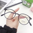 thumbnail image 3 of Gafas de espejo plano anti-luz azul con cambio de color marrón frío retro Adecuado para múltiples escenarios Gafas de miopía, 3 of 5