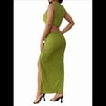 thumbnail image 2 of Traje de Dos Piezas para Dama, Color Liso, , Verde, Talla S, 2 of 9