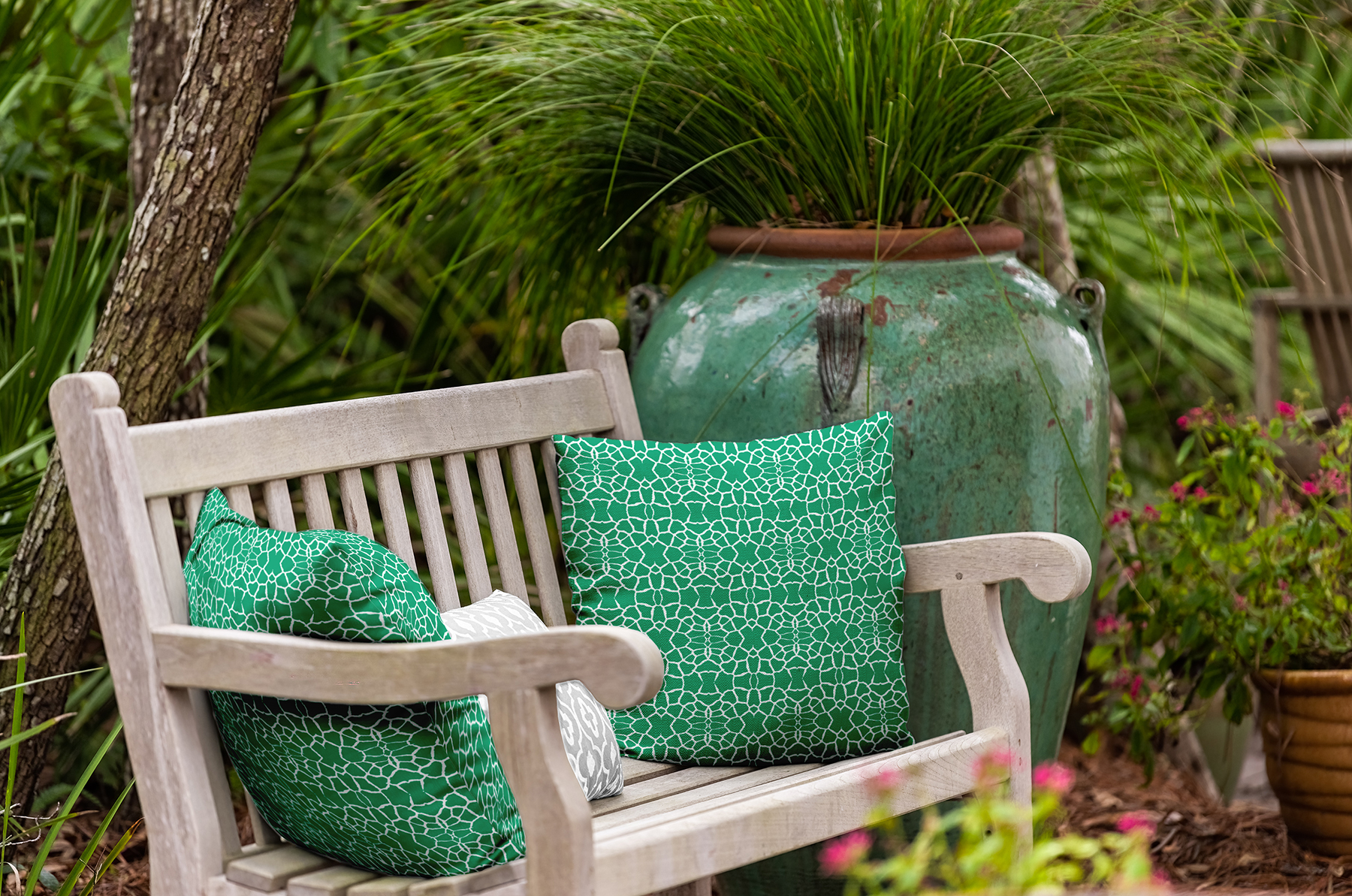 Simply Daisy 20" x 20" Tiny Giraffe Pattern Indoor/Outdoor Throw Pillow, True Mint (1 count)