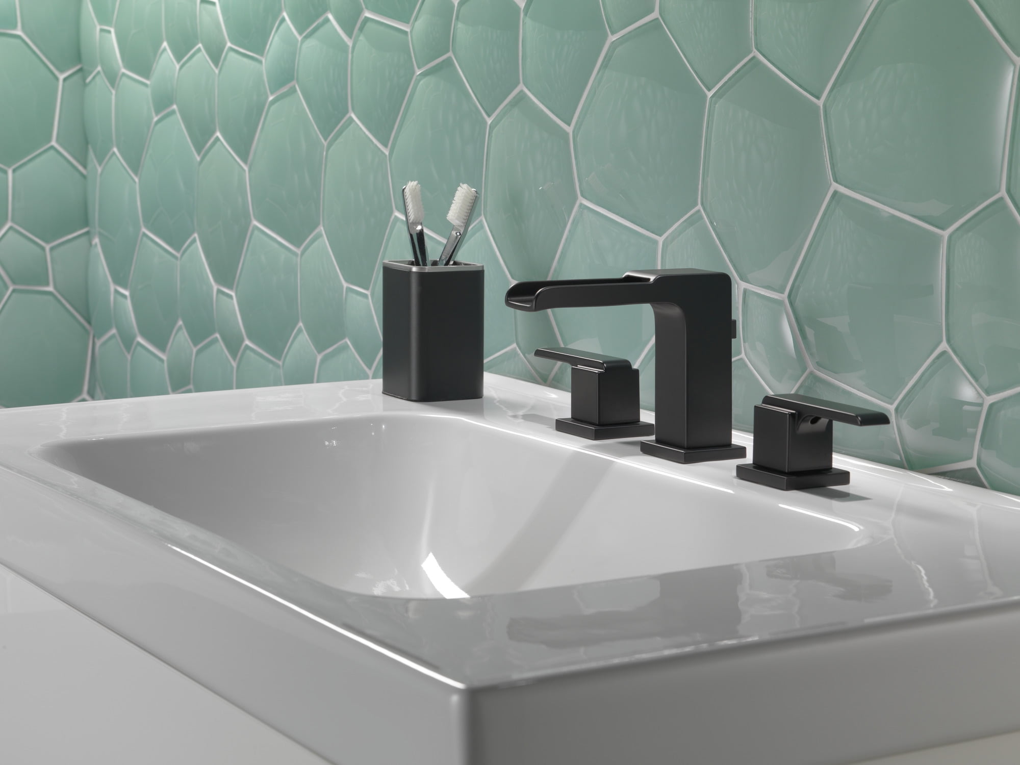 Delta Ara Two-Handle Widespread Channel Bathroom Faucet - 3568LF-BLMPU - Matte Black