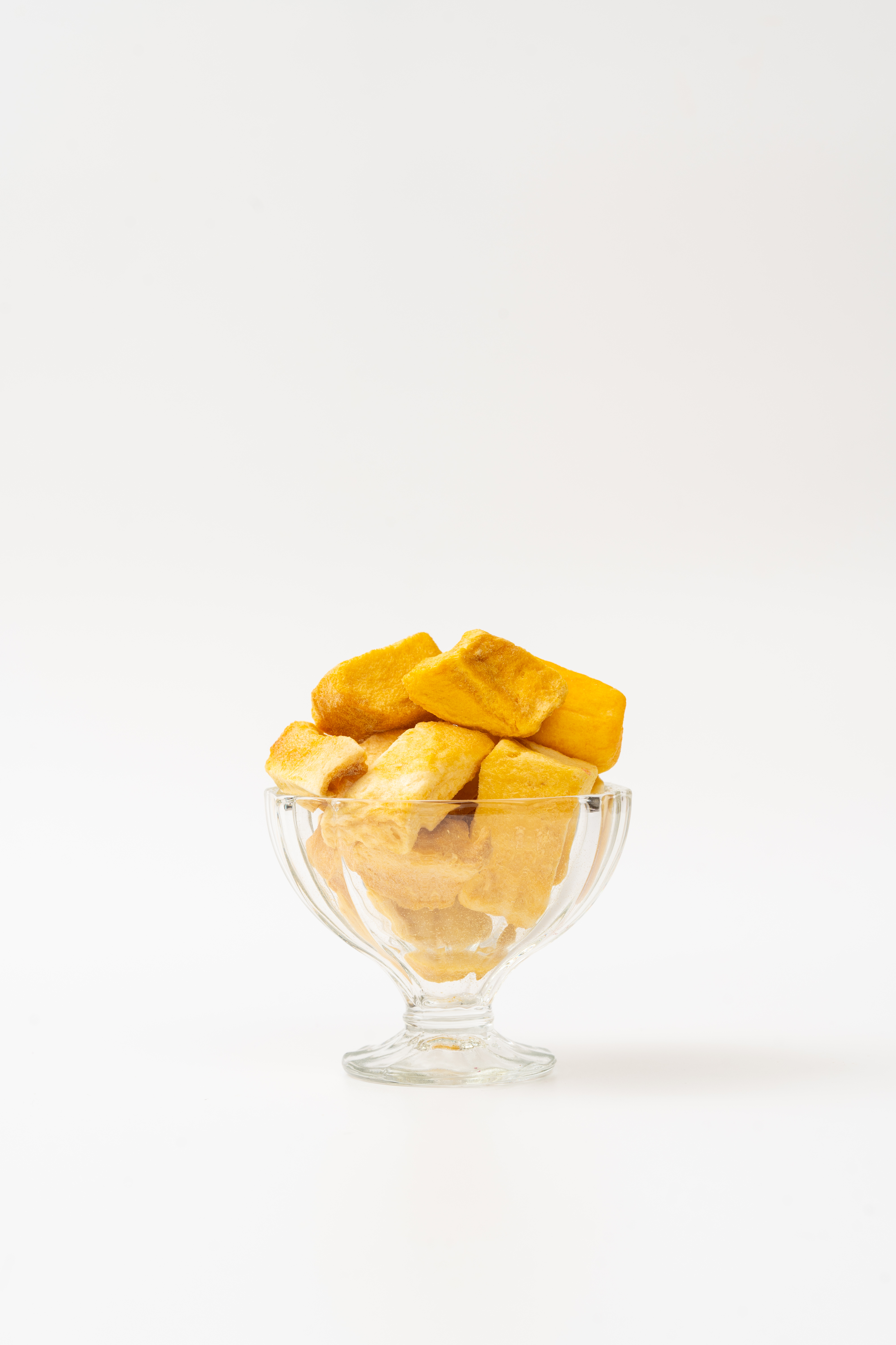 Freeze-Dried Mango, Cube | Family Party Size | 8 Ounce