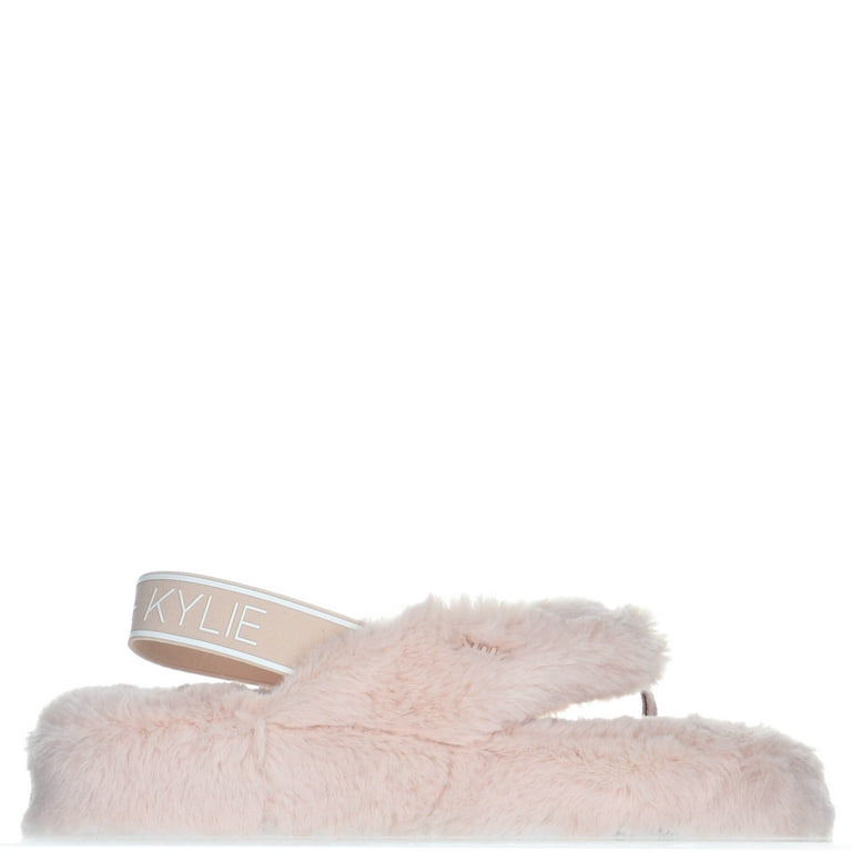 Cozy Like Kylie! 9 Fluffy Slippers to Keep Your Feet Warm During
