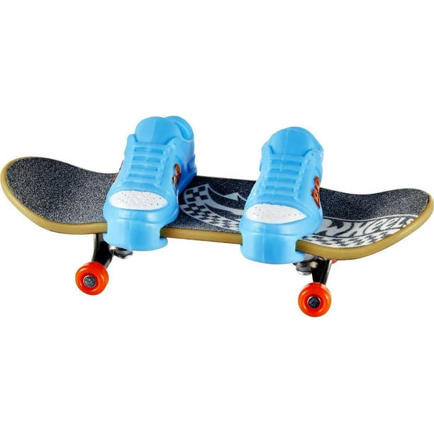 Hot Wheels Skate Tony Hawk Fingerboard & Skate Shoes, Toy for Kids