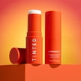 thumbnail image 4 of Serum Stick Live Tinted Superbright con 15% de vitamina C, 15 ml, 4 of 6