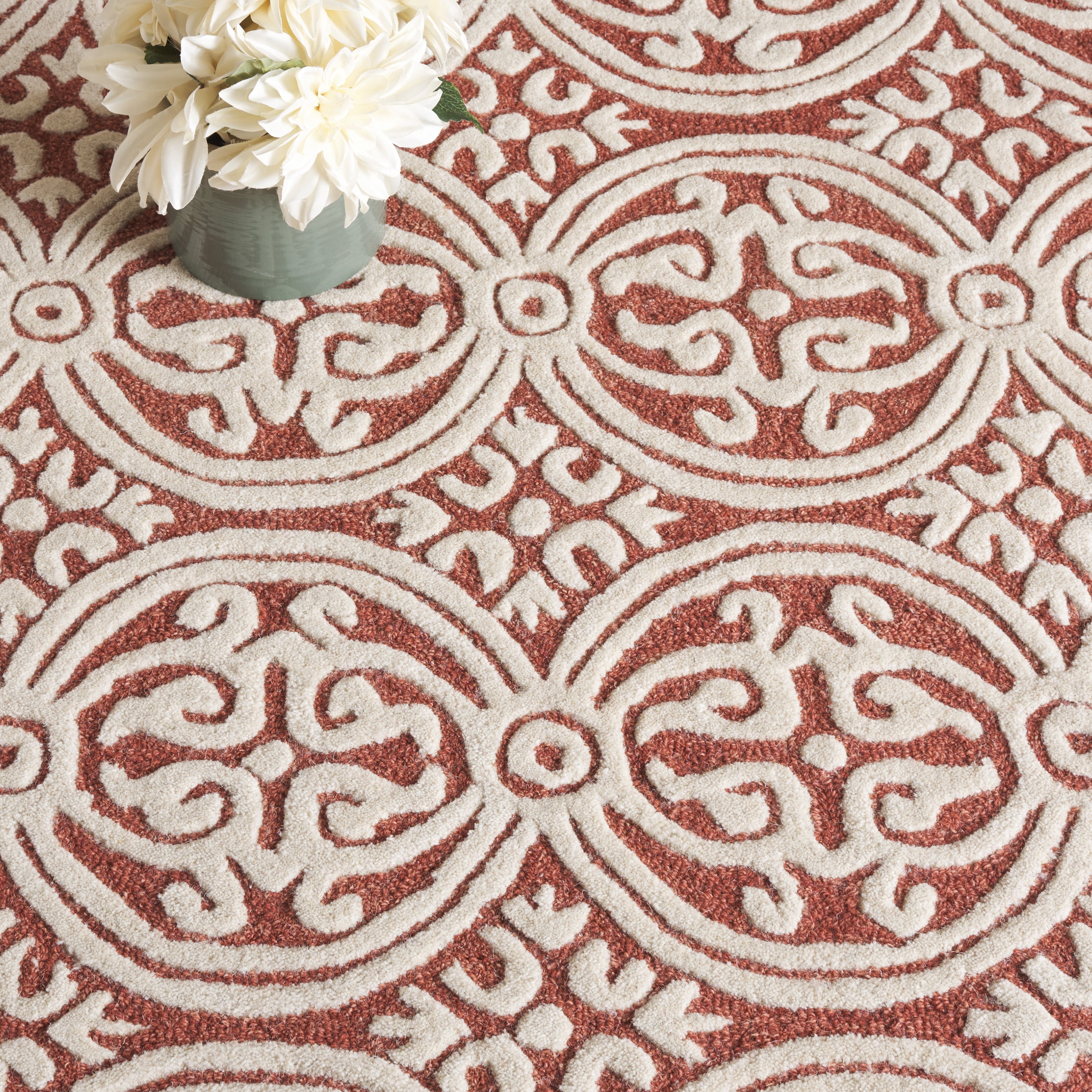Safavieh Cambridge Leslie Geometric Wool Area Rug, Ivory/Red, 6' x 6' Round