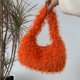 thumbnail image 4 of Bolso de mano peludo lindo para mujer Bolso de compras peludo de piel sintética Bolso suave Y2K de moda para exteriores, 4 of 6