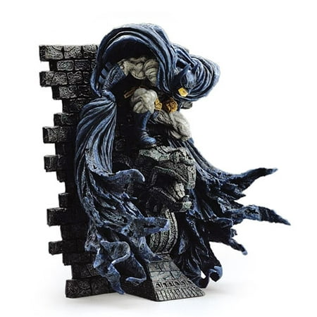 Batman on Gargoyle Wall 8" Statue