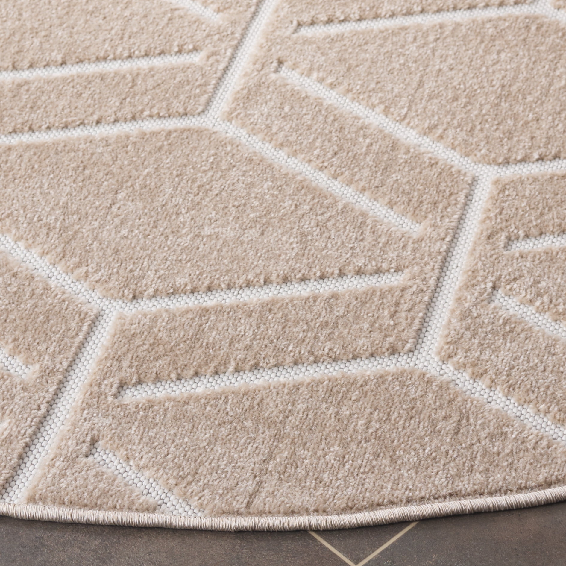 SAFAVIEH Stella Ruadhan Geometric Indoor/Outdoor Area Rug, Beige, 6'7" x 6'7" Round