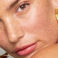 thumbnail image 4 of Flush Balm rubor en crema Cheeky 9 g + 36 parches para acné, 4 of 8