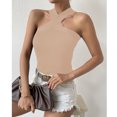 thumbnail image 2 of Top de punto ajustado con hombros descubiertos y escote halter sin mangas para citas, oficina y compras en color albaricoque, 2 of 5
