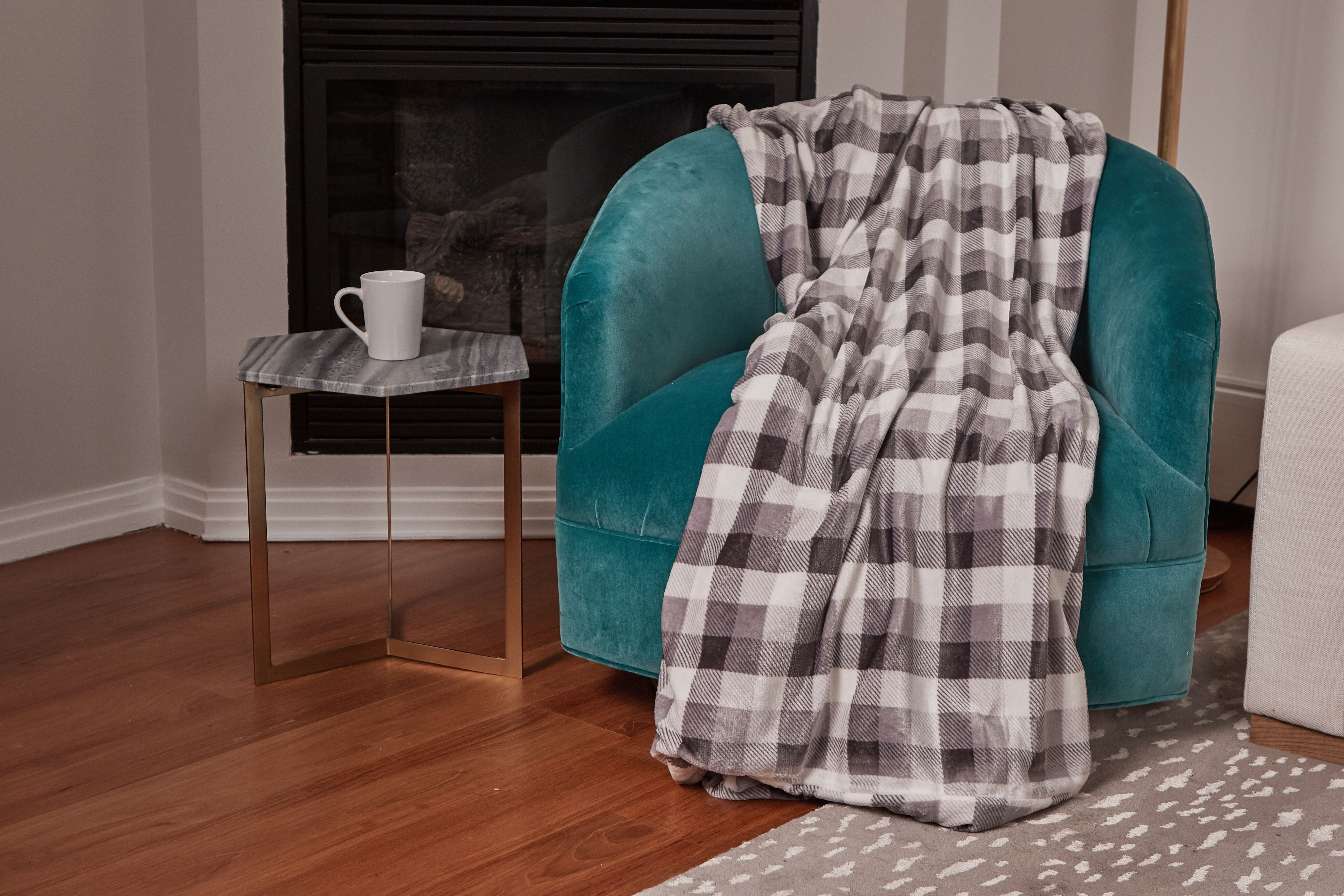 Cuddl Duds Oversized Throw Blanket with a Sherpa Foot Pocket, 50" x 70