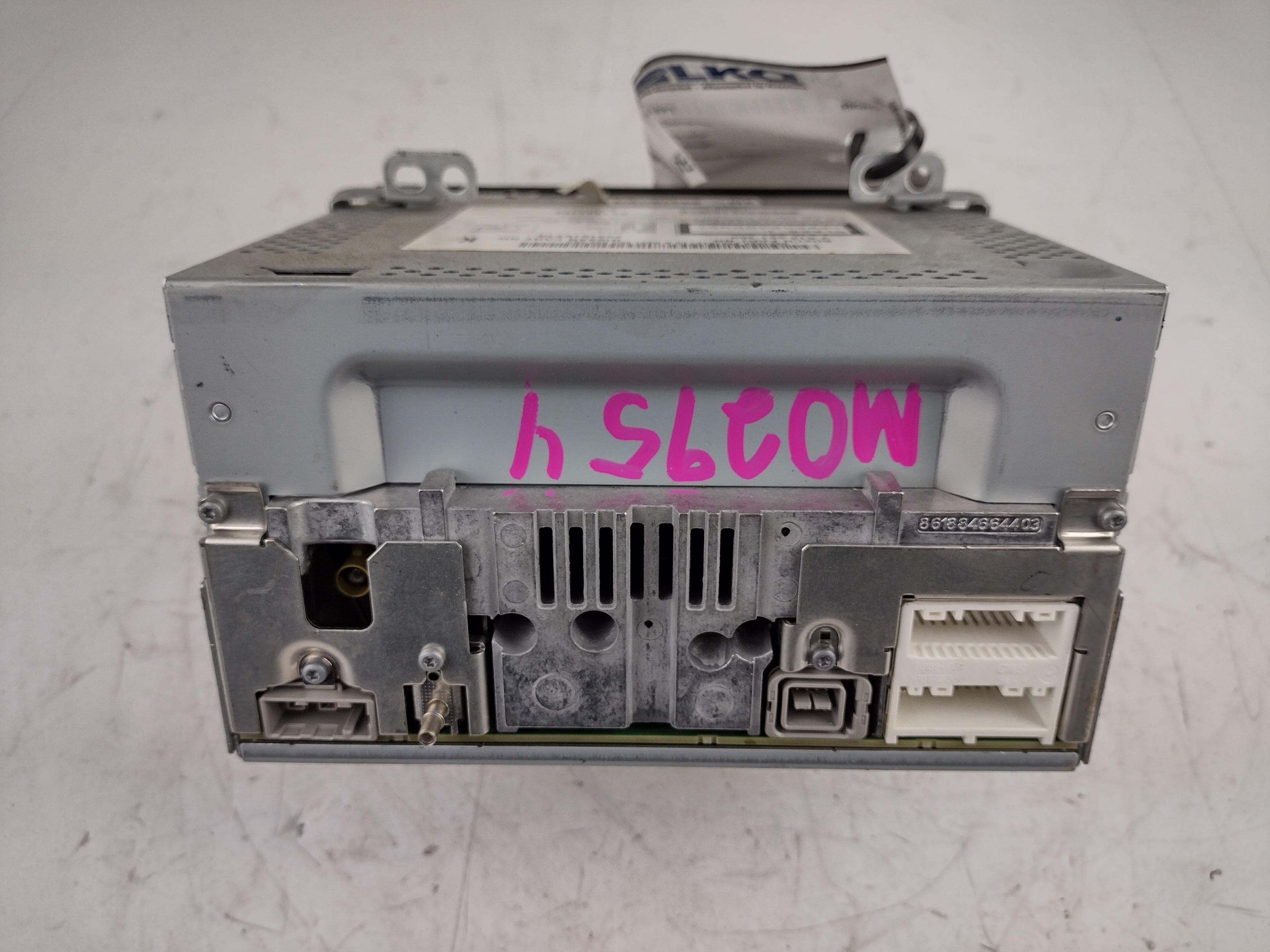 Pre-Owned 2011 Nissan Rogue AM FM 6CD Navigation Radio Receiver OEM - Verify Specific Vehicle Fitment In Description - (Good)
