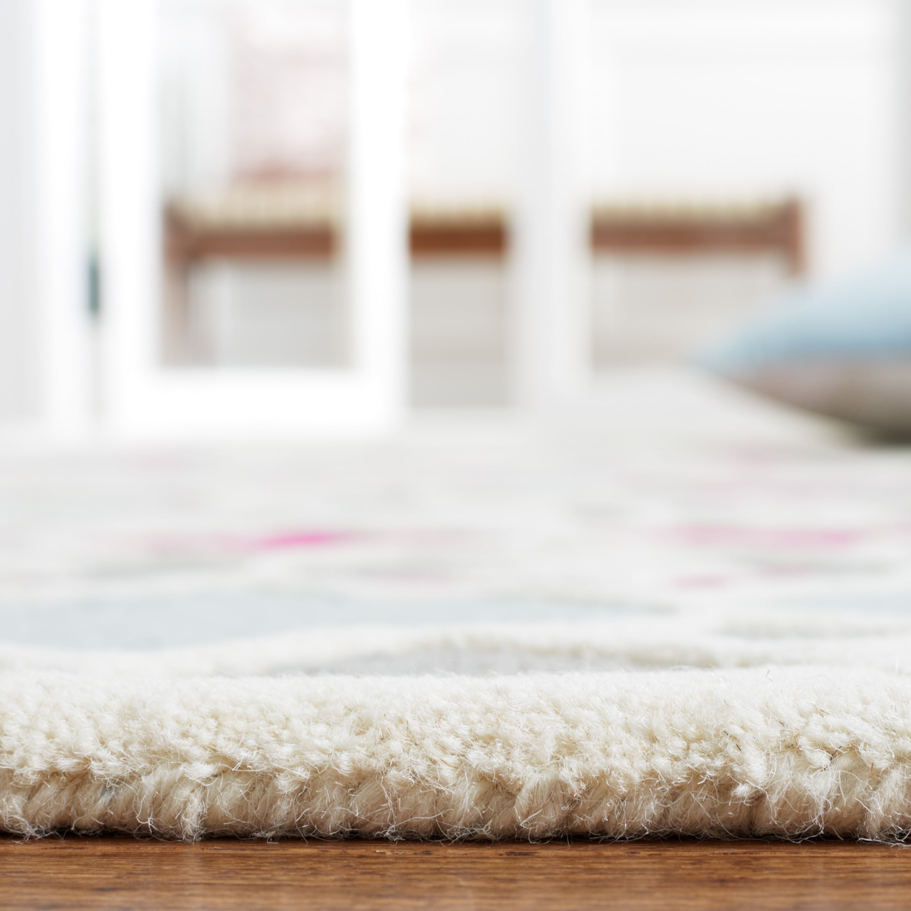 SAFAVIEH Bellagio Zoja Floral Wool Area Rug, Gray/Ivory, 5' x 5' Round
