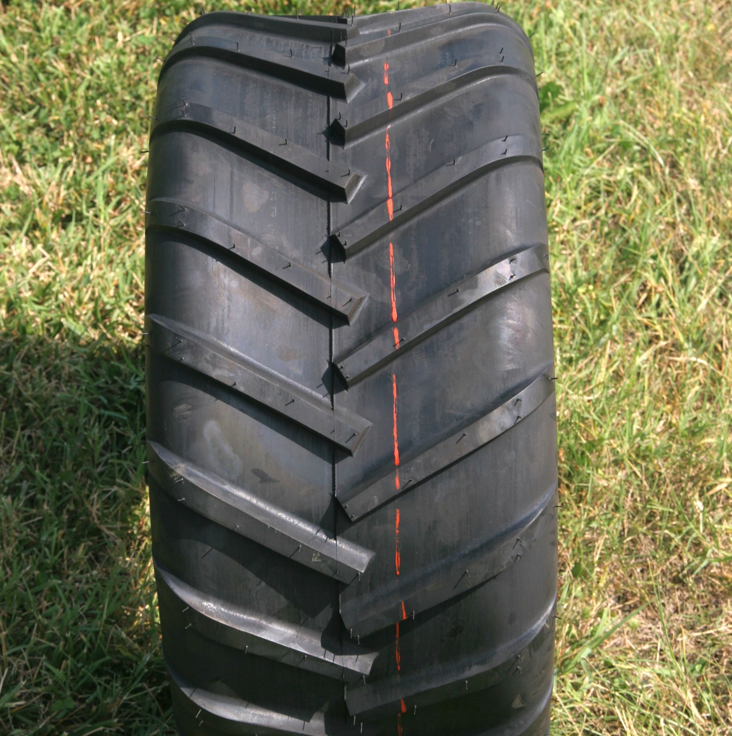 Agricultural Tractor & Farm Equipment CST Cheng Shin 23x10.512 4Ply