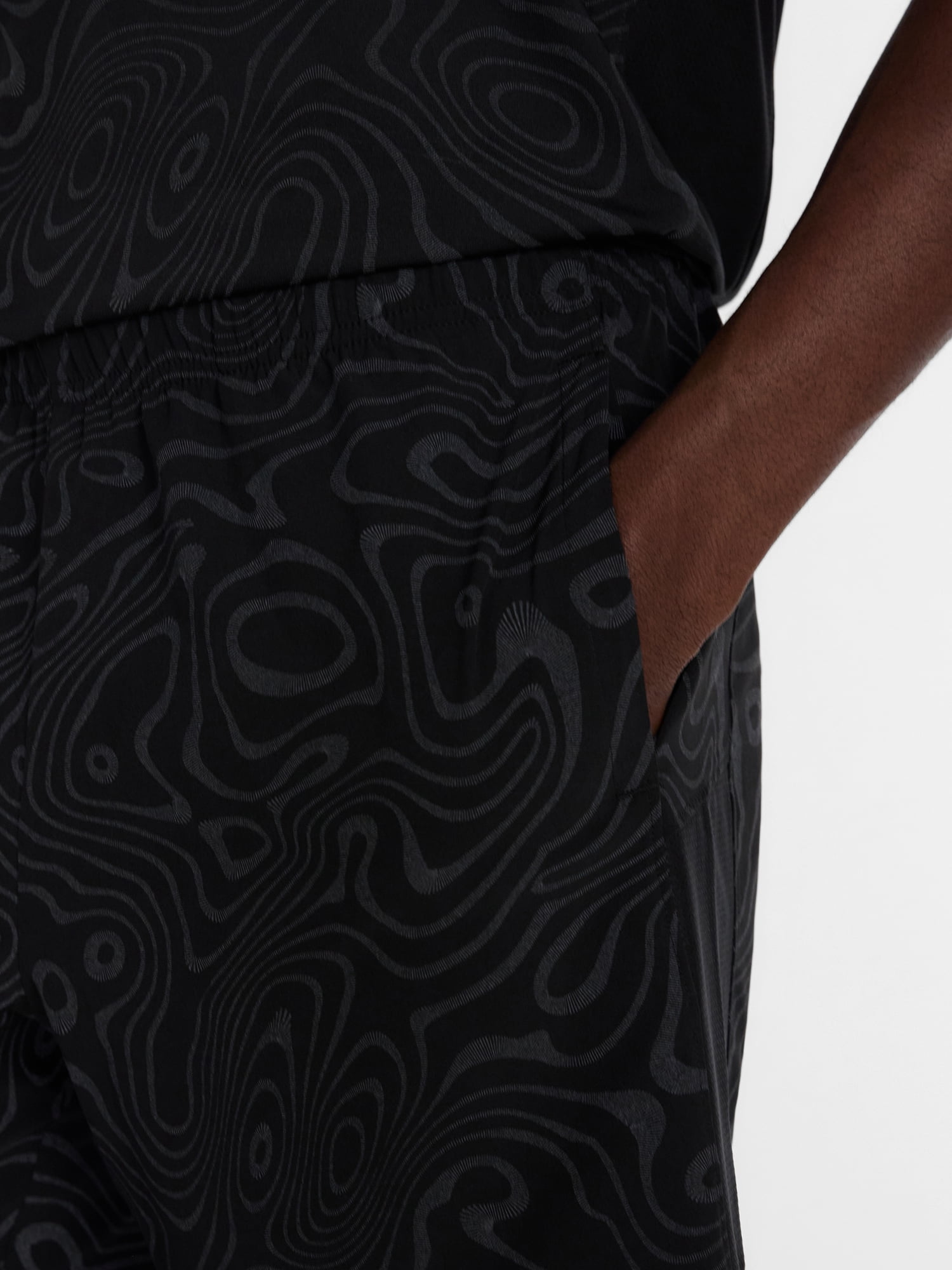 Athletic Works Men's Reflective Print Soccer Shorts, 6" Inseam, Sizes XS-3XL