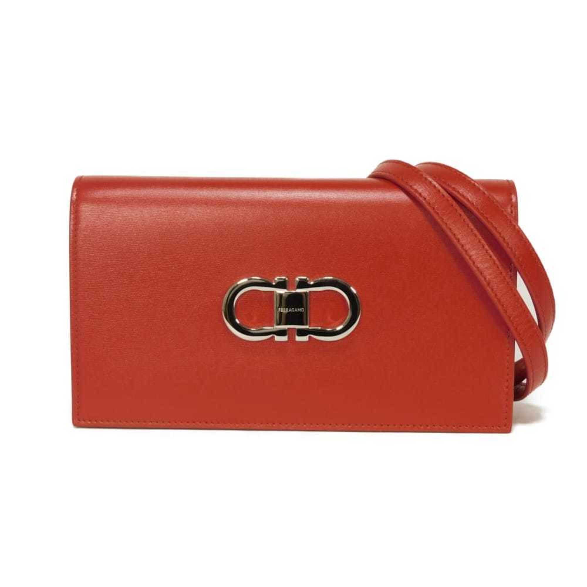 美品　Salvatore Ferragamo ヴァラ ケース レッド 美品 Salvatore Ferragamo ヴァラ ケース レッド Salvatore Ferragamo